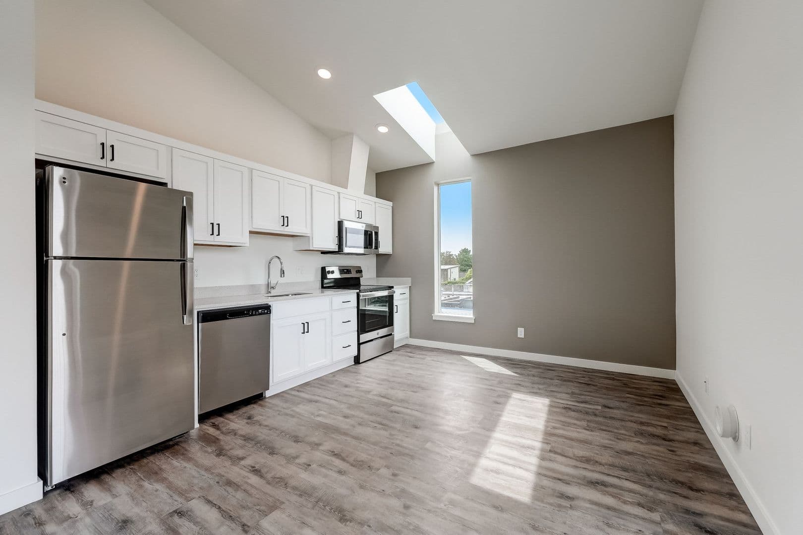 Portland Apartment: 4712 N Williams Ave