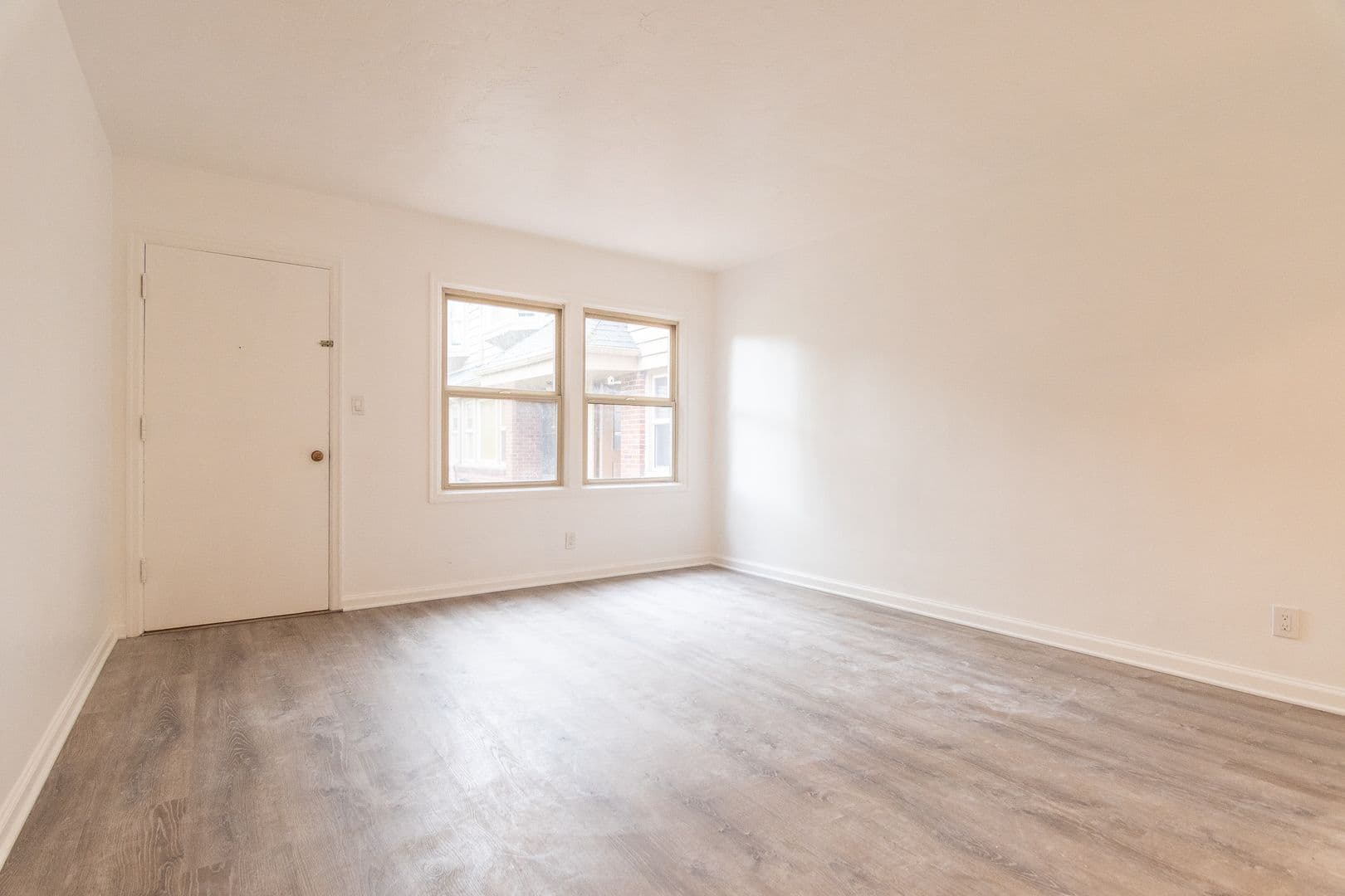 Portland Apartment: 4831-4841 E Burnside St