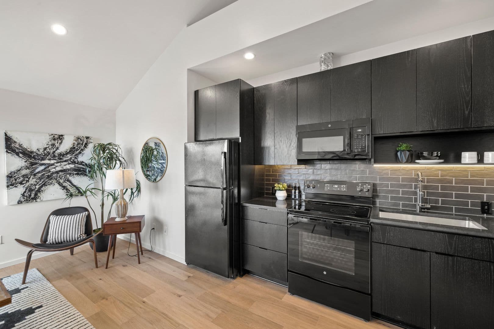Portland Apartment: 1615 N Willis Blvd