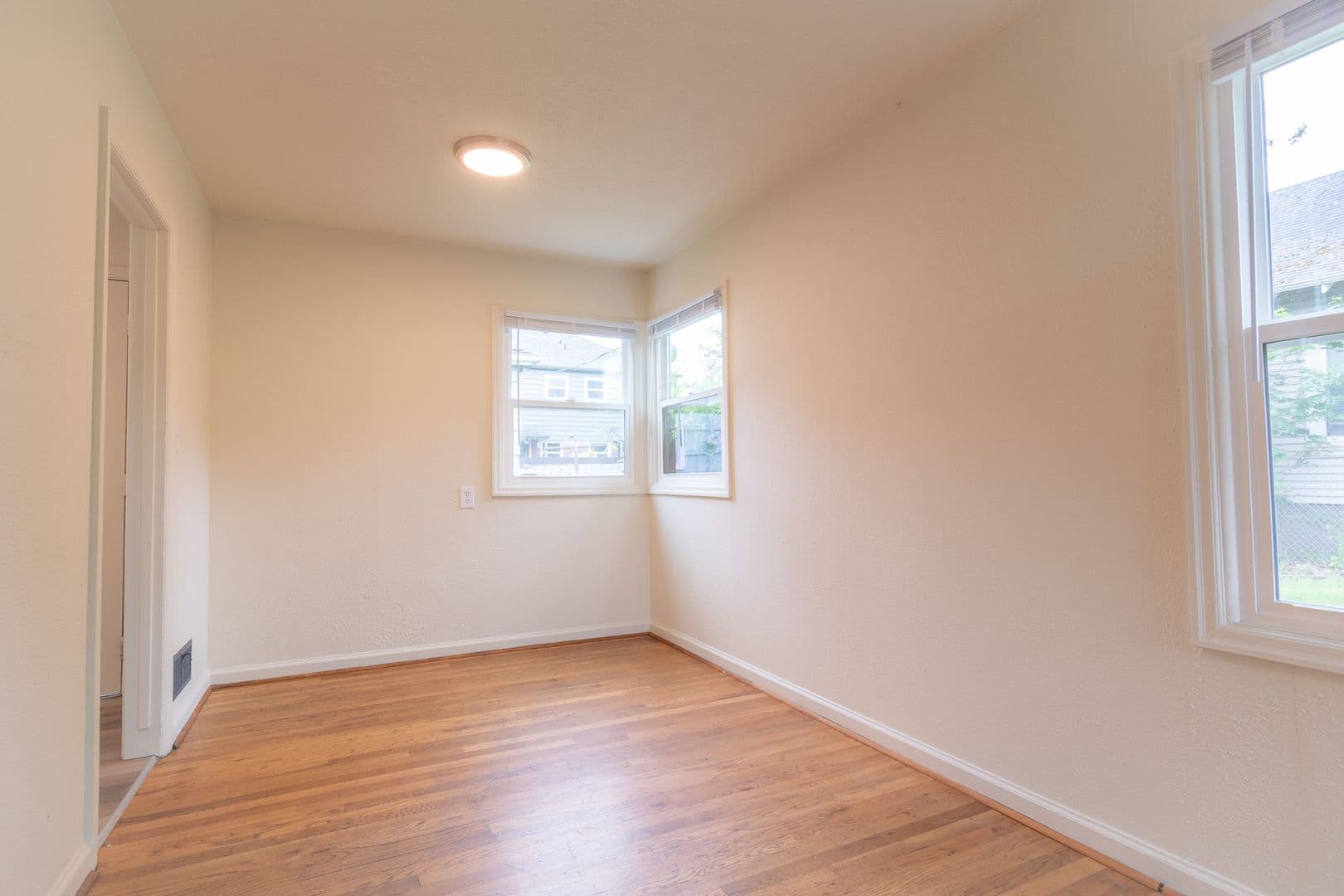 PORTLAND Apartment: 5412-5420 NE 9th