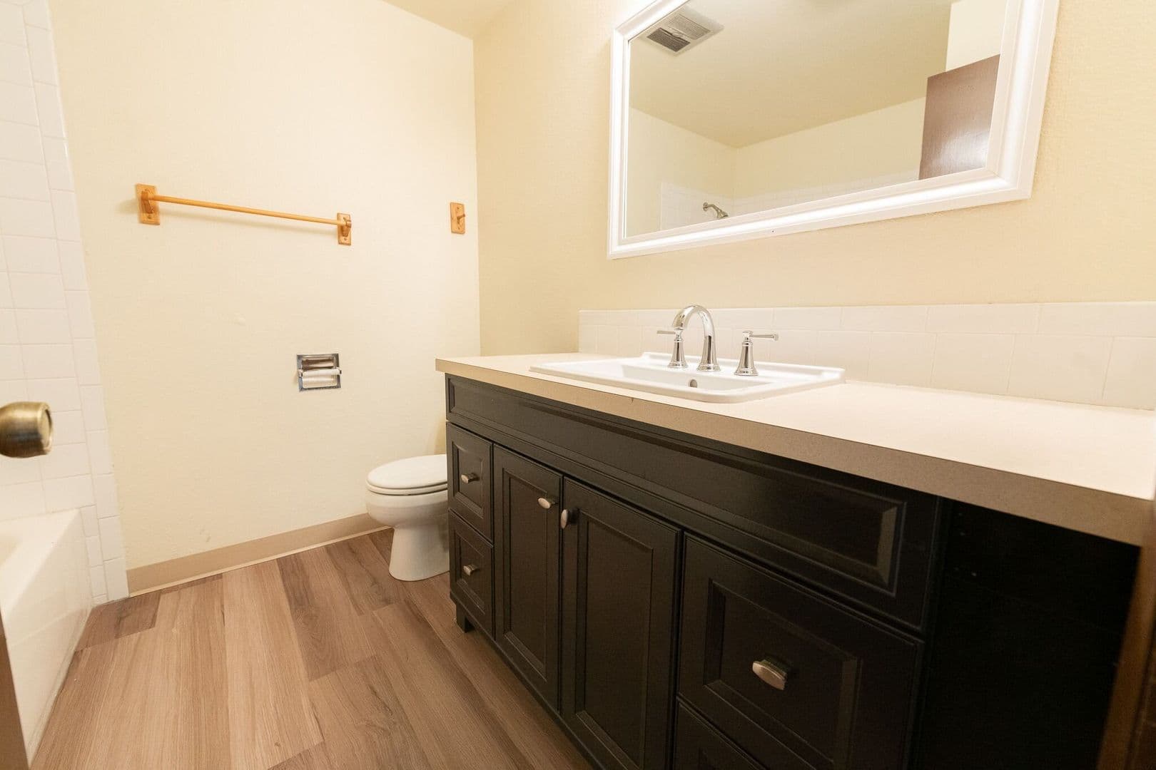 Milwaukie Apartment: 15500 SE East Ave