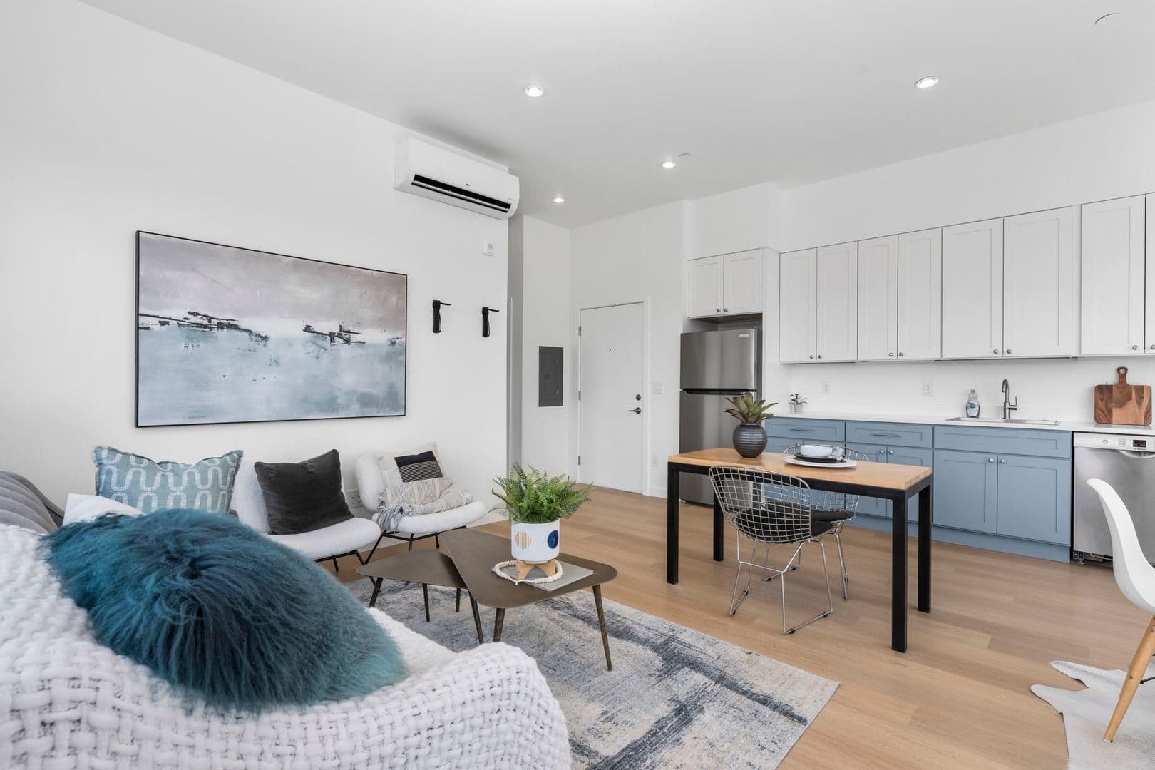 Portland Apartment: 1525 N Humboldt St