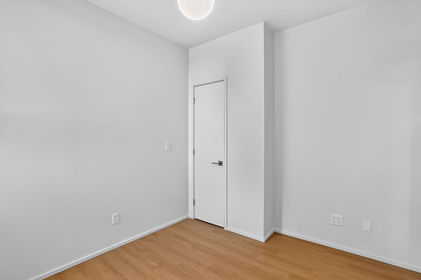 Portland Apartment: 7480 N Delaware
