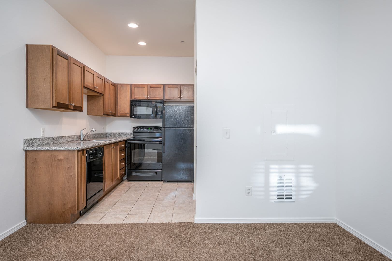Portland Apartment: 455 NE 24th Ave