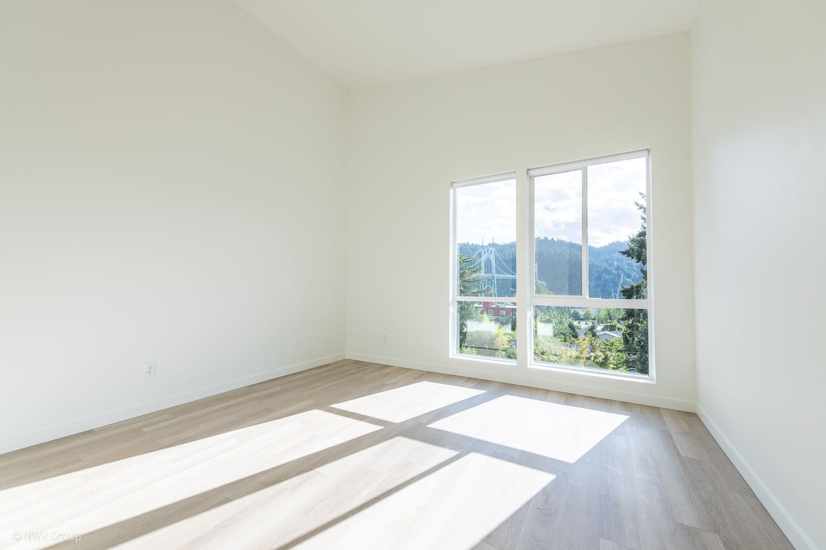 Portland Apartment: 8770 N Willamette