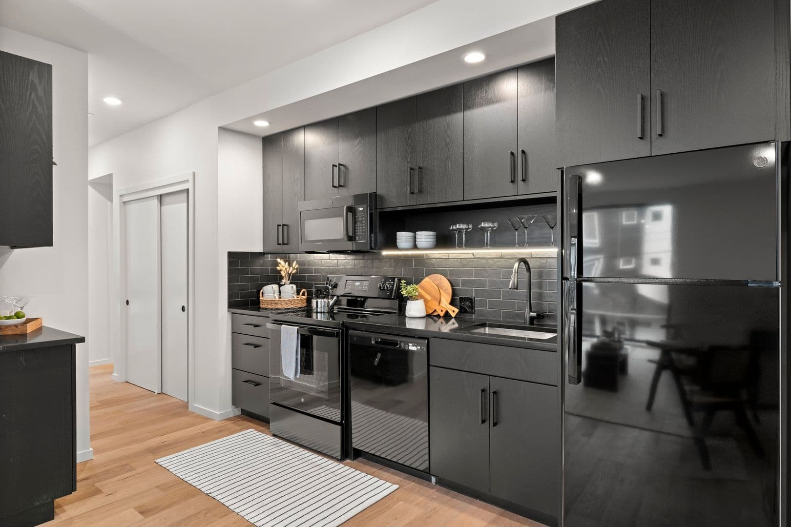 Portland Apartment: 1615 N Willis Blvd