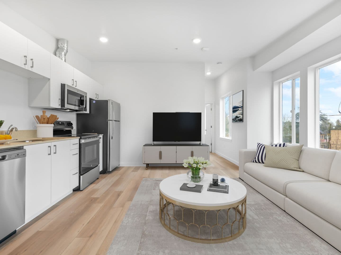 Portland Apartment: 311 NE Graham St