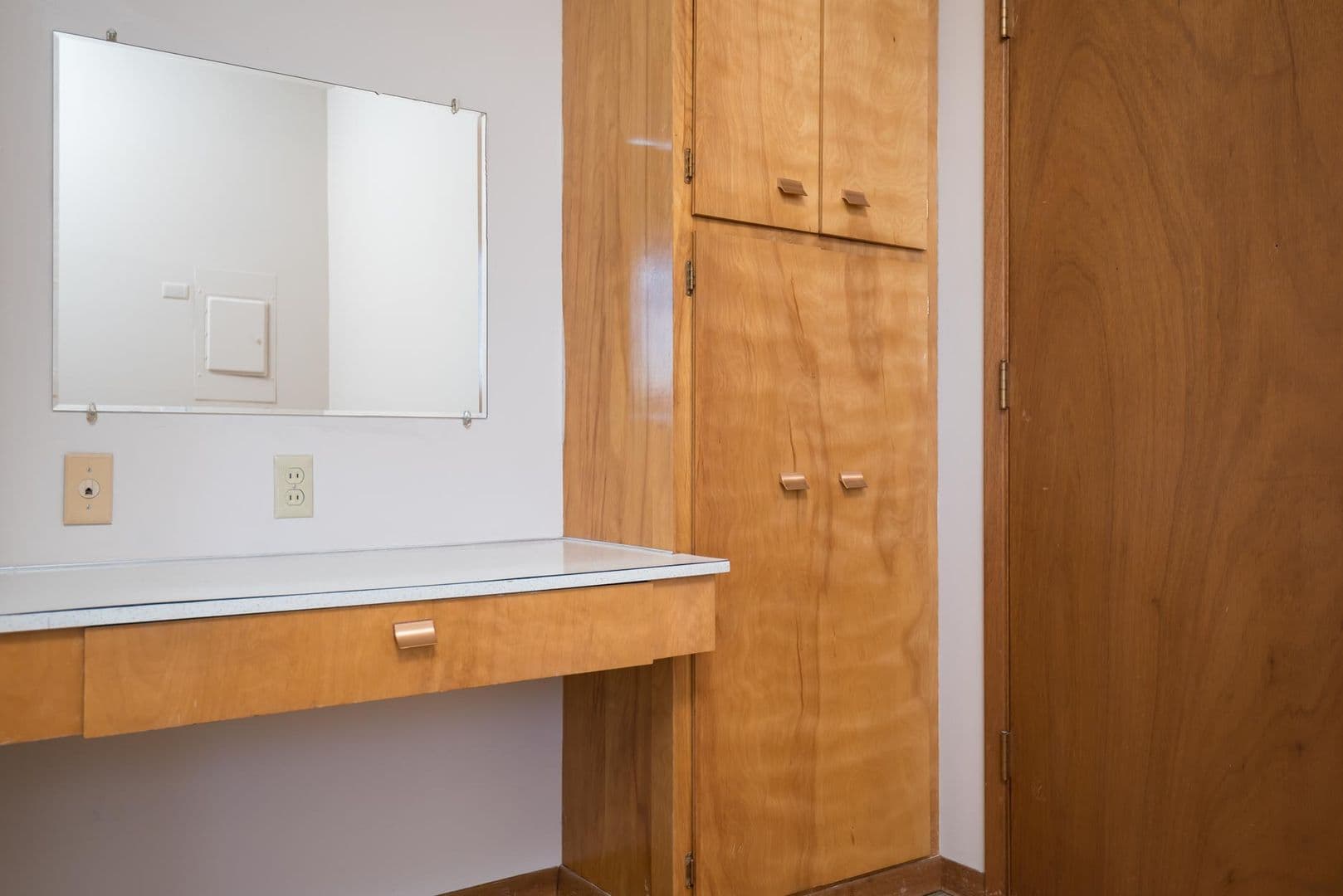 Portland Apartment: 2504 N Rosa Parks Way
