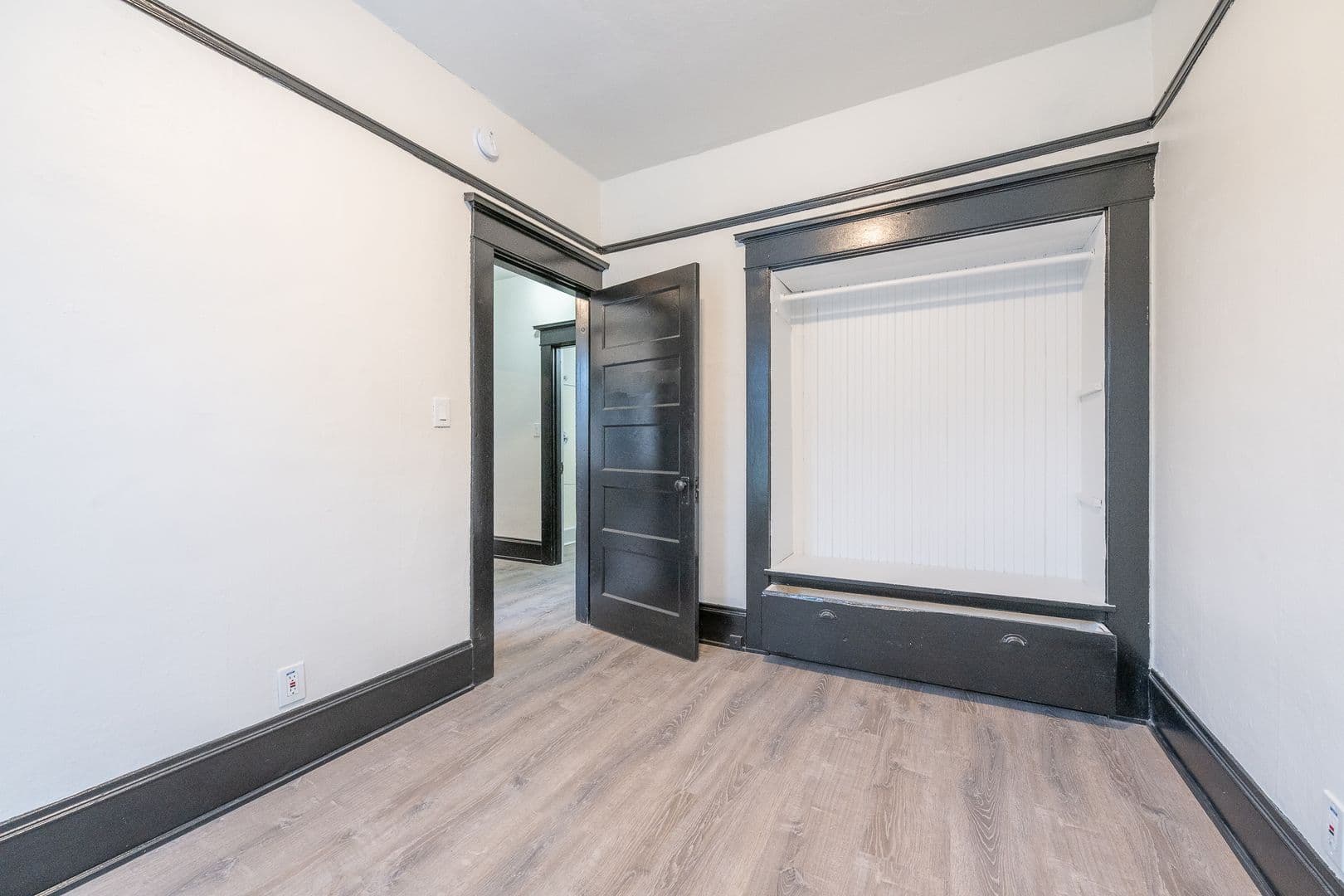 Portland Apartment: 2411-2417 NE Glisan