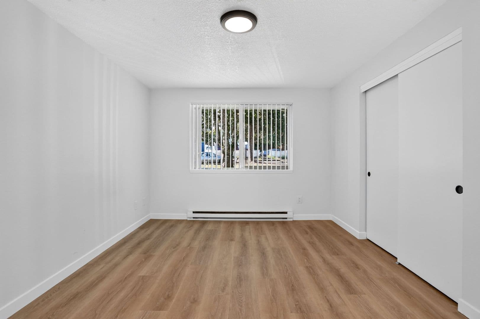 Sandy Apartment: 17170 Beers Ave