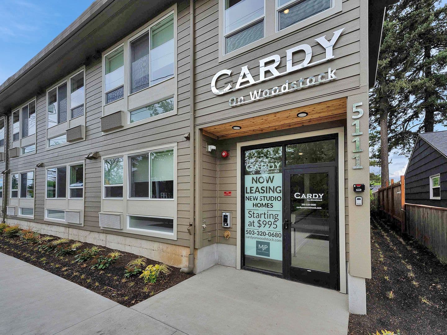 Portland Apartment: 5111 SE Woodstock