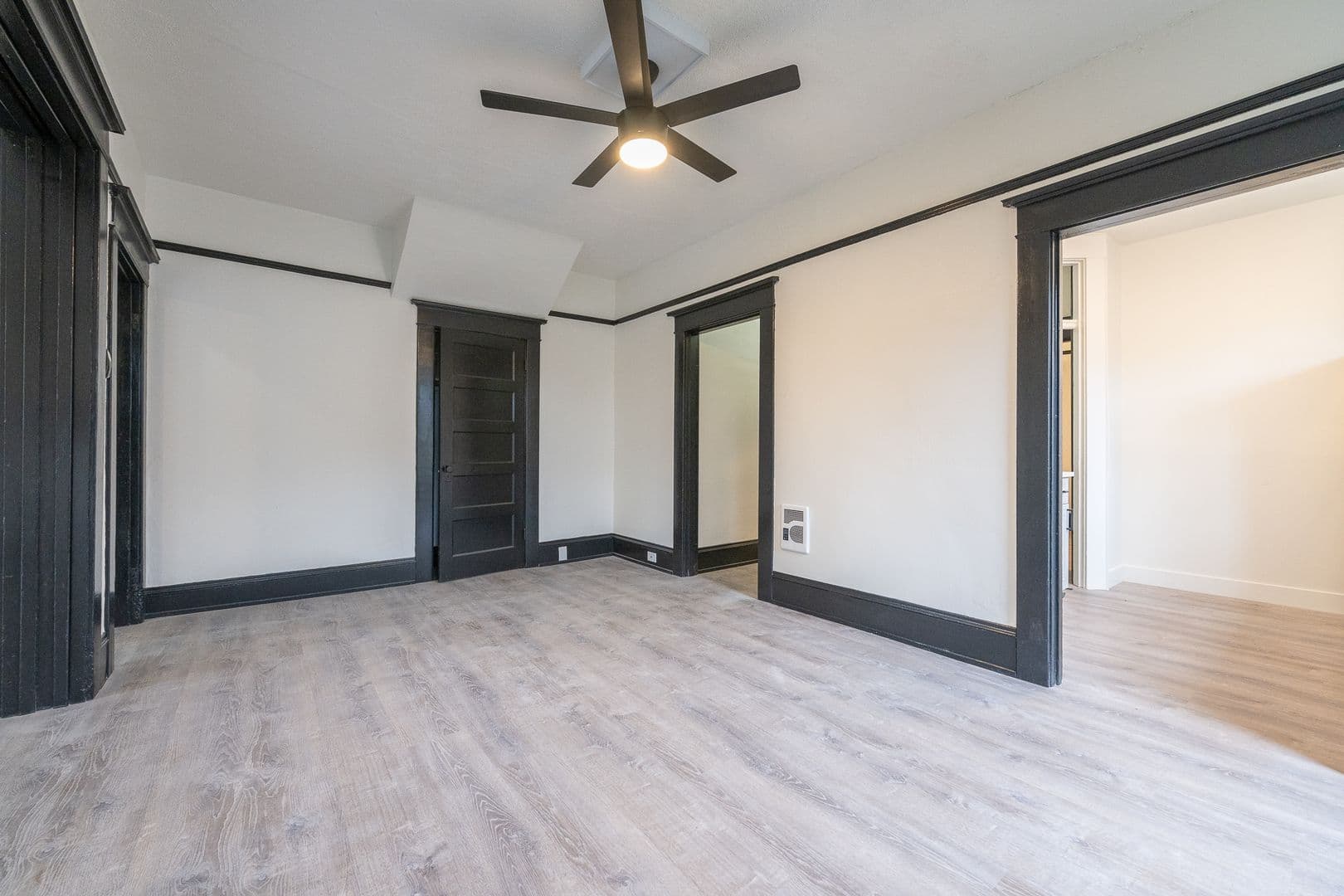 Portland Apartment: 2411-2417 NE Glisan