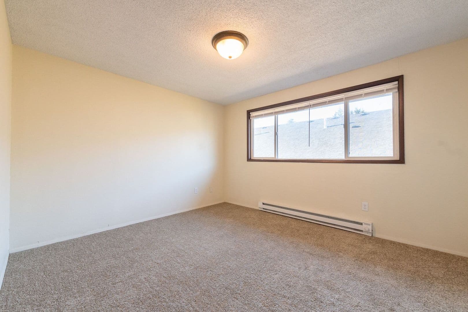 Milwaukie Apartment: 15500 SE East Ave