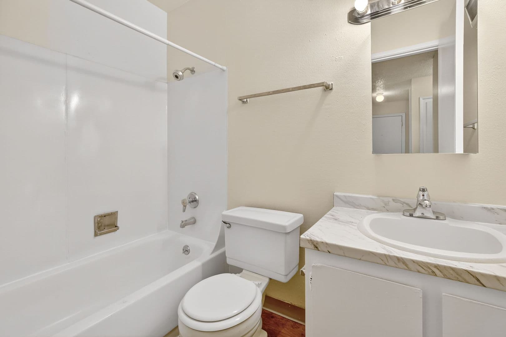 Portland Apartment: 9020-9038 N Central
