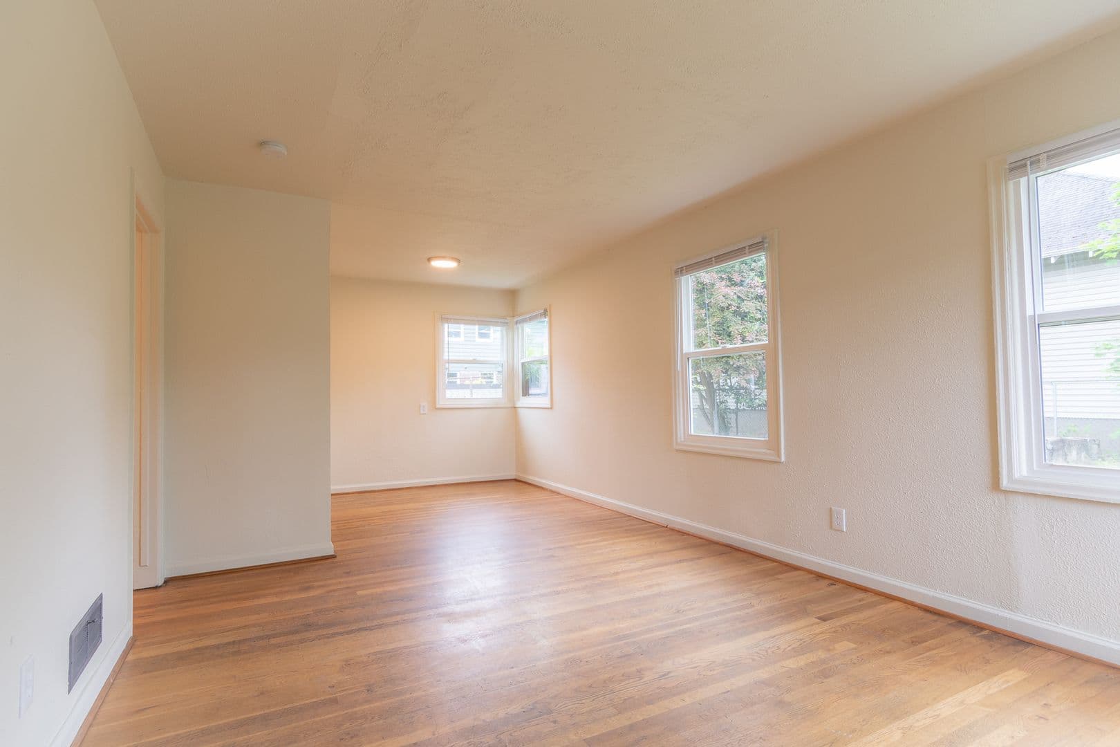 PORTLAND Apartment: 5412-5420 NE 9th