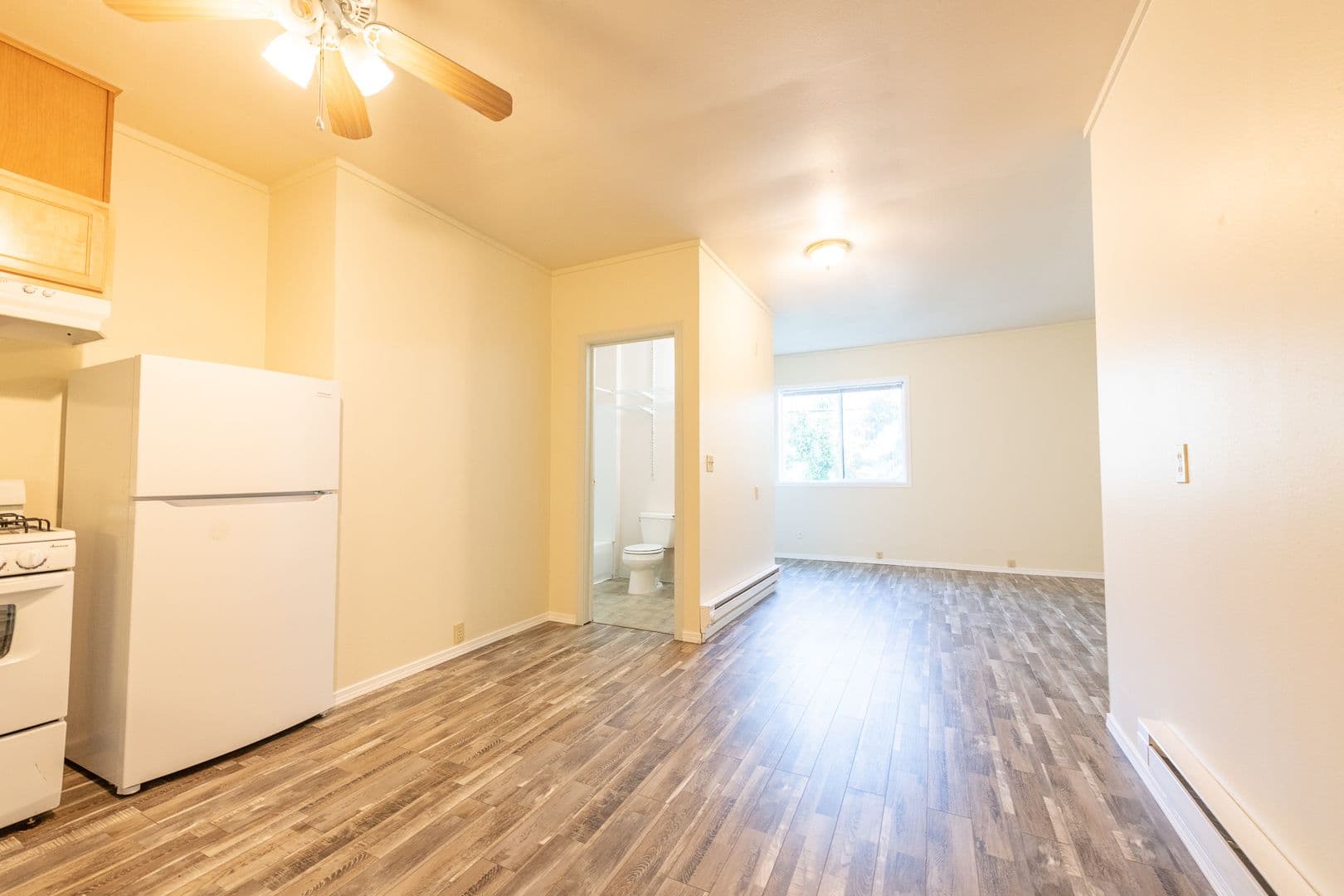 Portland Apartment: 7202-7204 NE Glisan