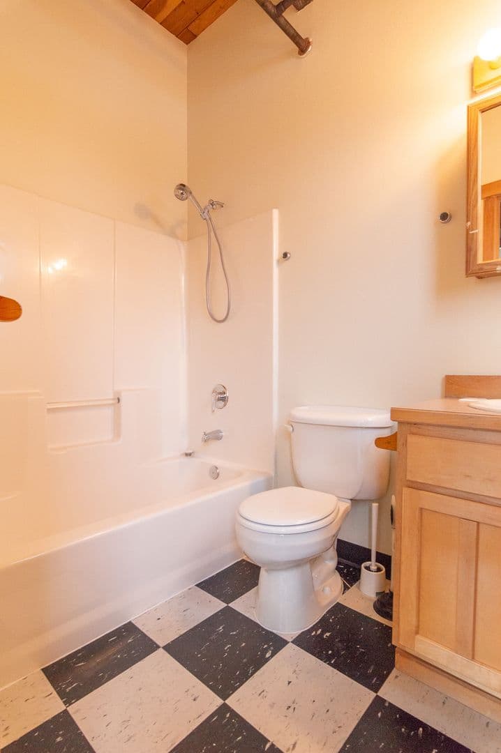 Portland Apartment: 2808 NE MLK Jr Blvd