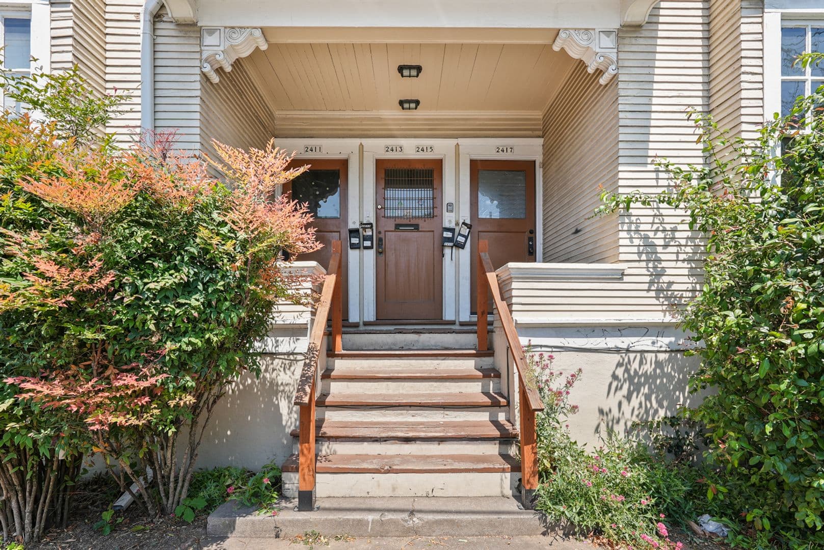 Portland Apartment: 2411-2417 NE Glisan