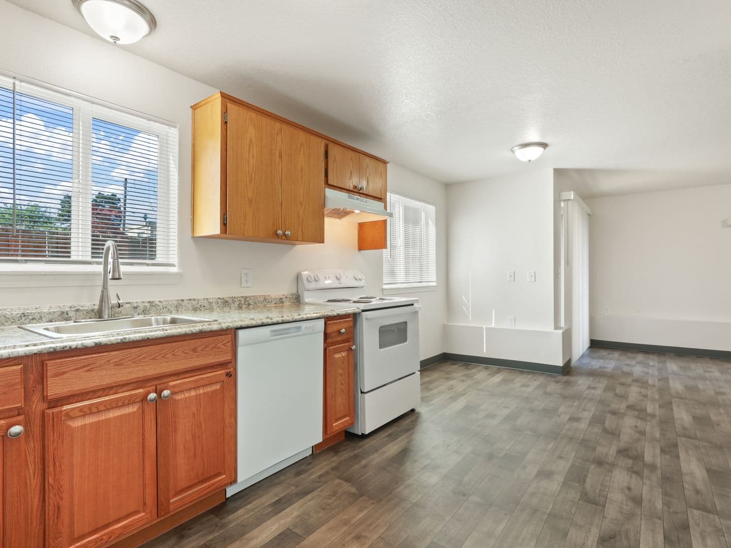 Portland Apartment: 13024 SE Tessa St