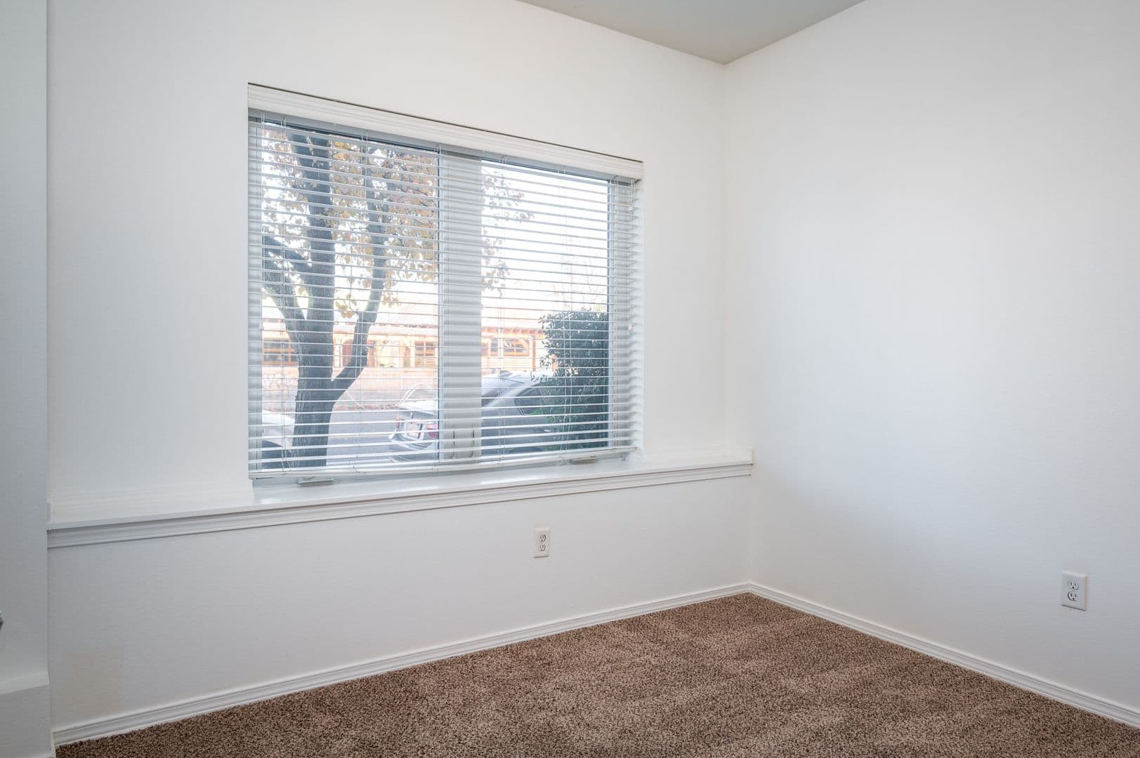 Portland Apartment: 455 NE 24th Ave