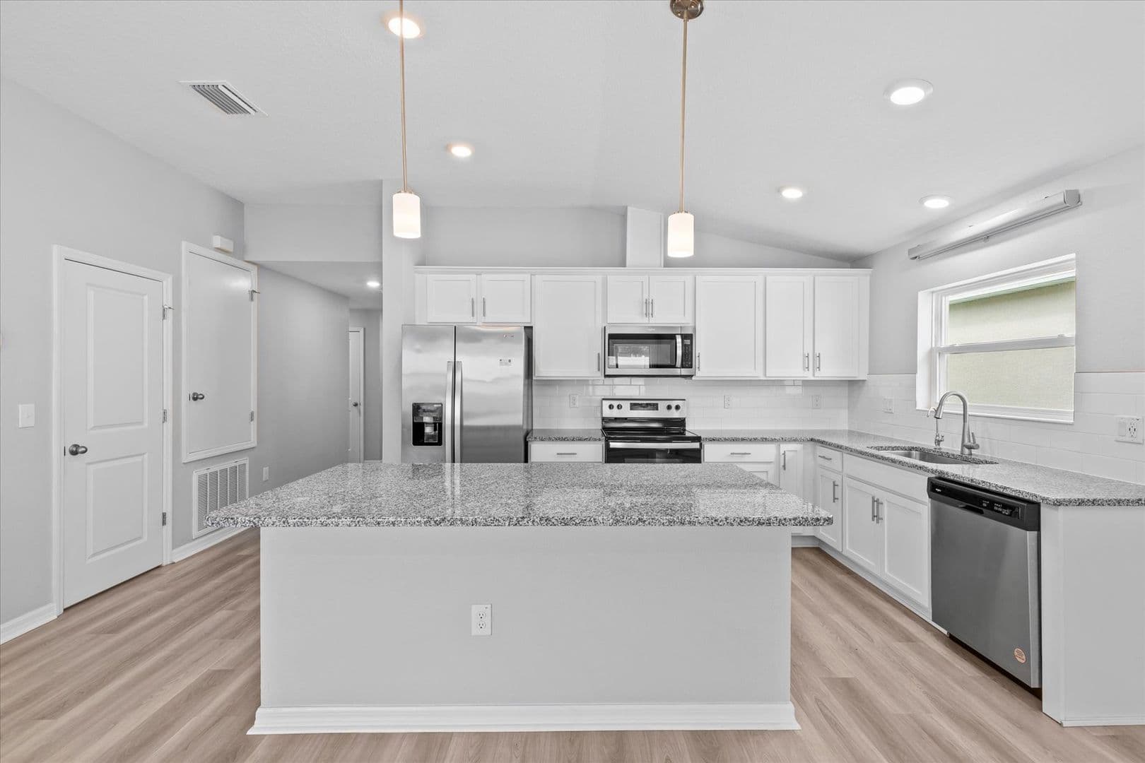 Seffner House: 9972 Mesic Woods Pl