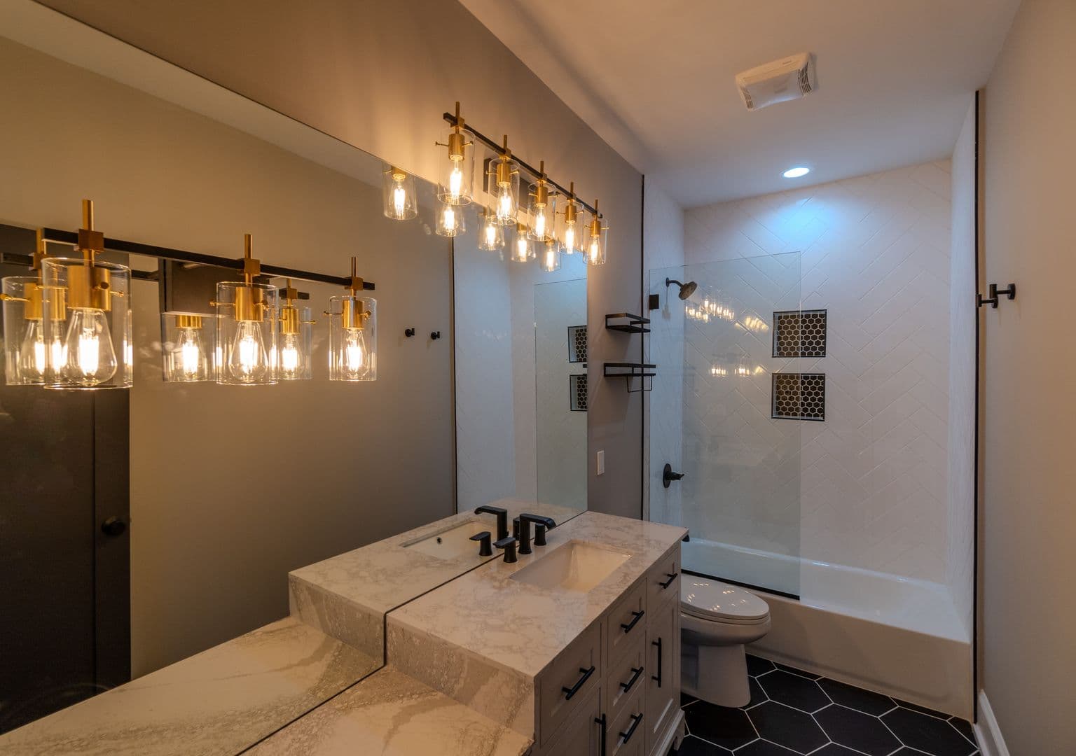 Chicago Apartment: 5404-06 N. Paulina