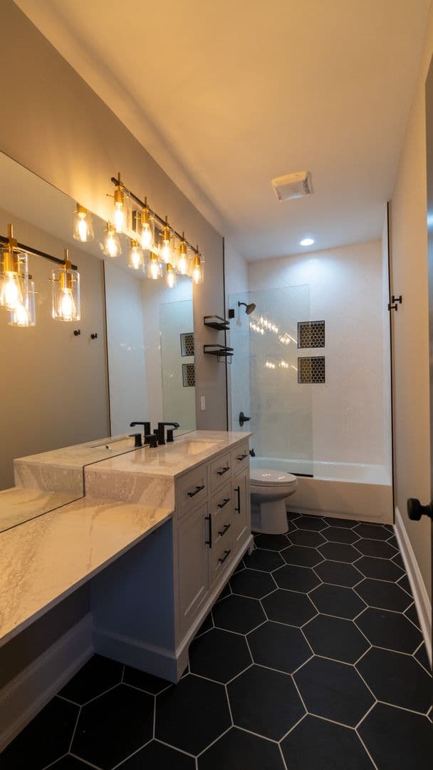 Chicago Apartment: 5404-06 N. Paulina