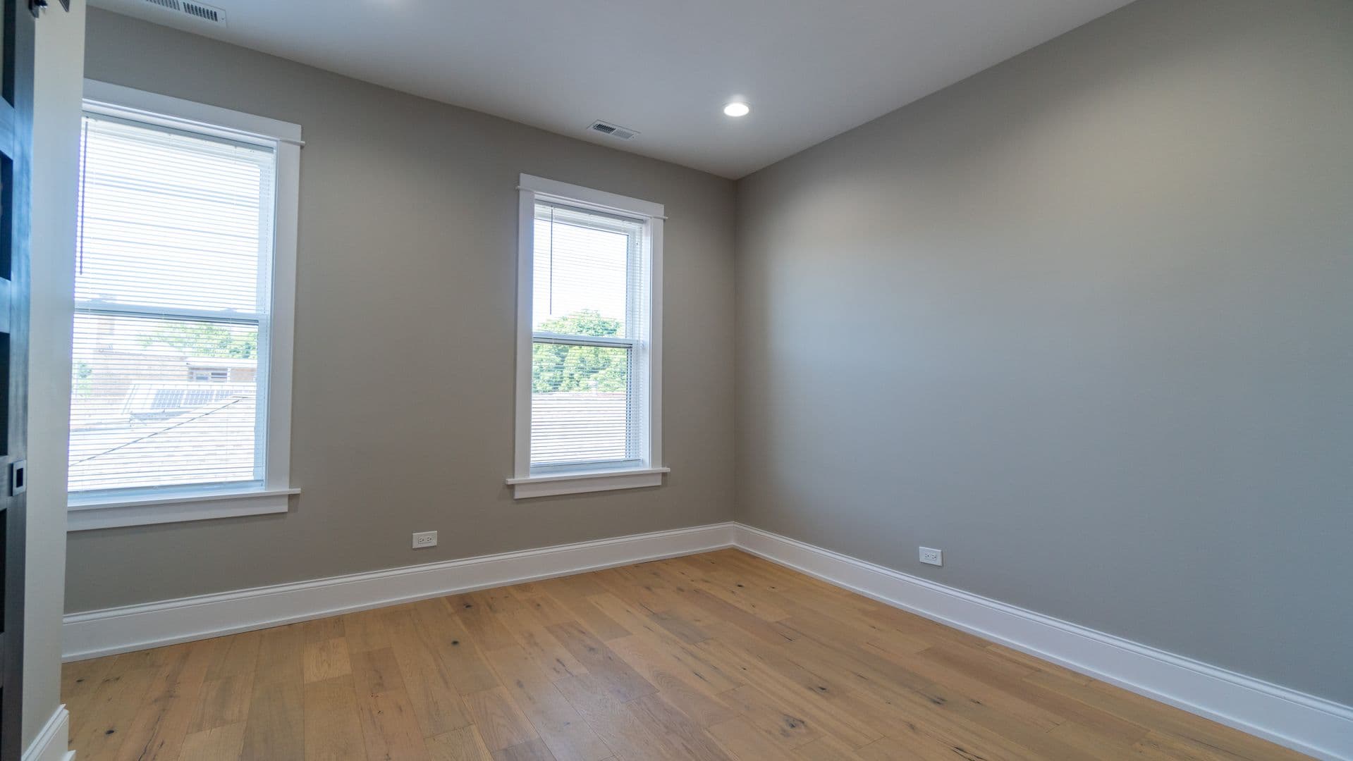Chicago Apartment: 5404-06 N. Paulina