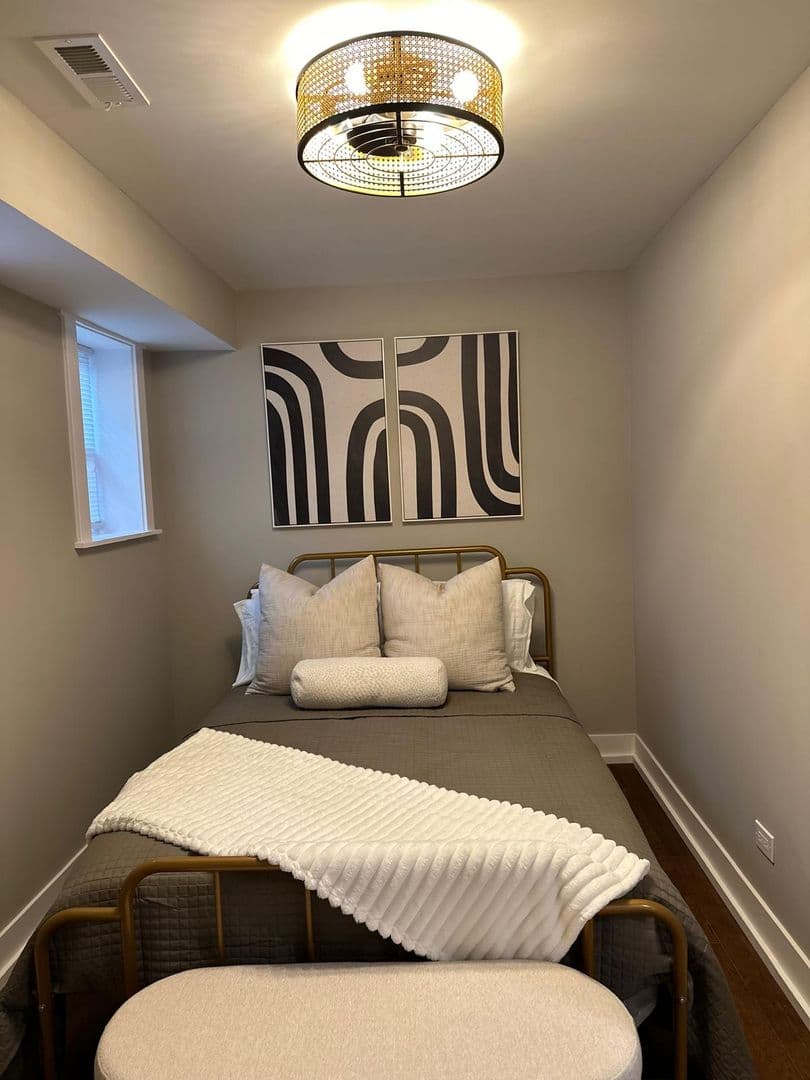 Chicago Apartment: 1724 N Talman Ave
