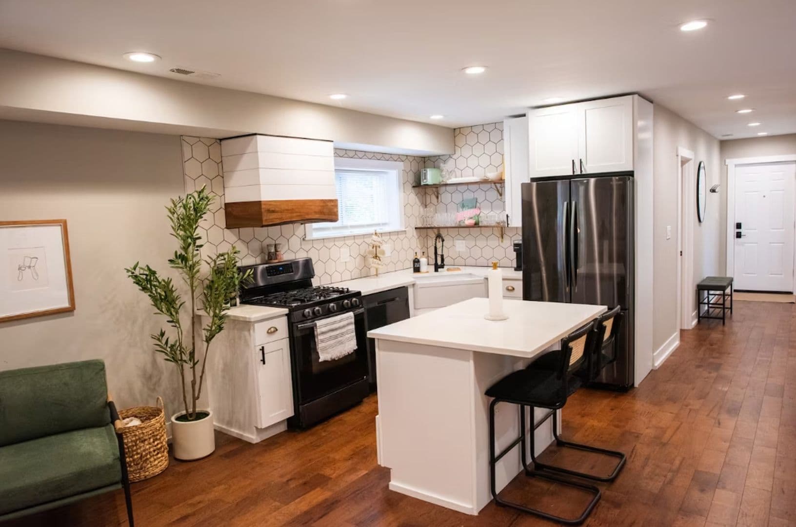 Chicago Apartment: 1724 N Talman Ave