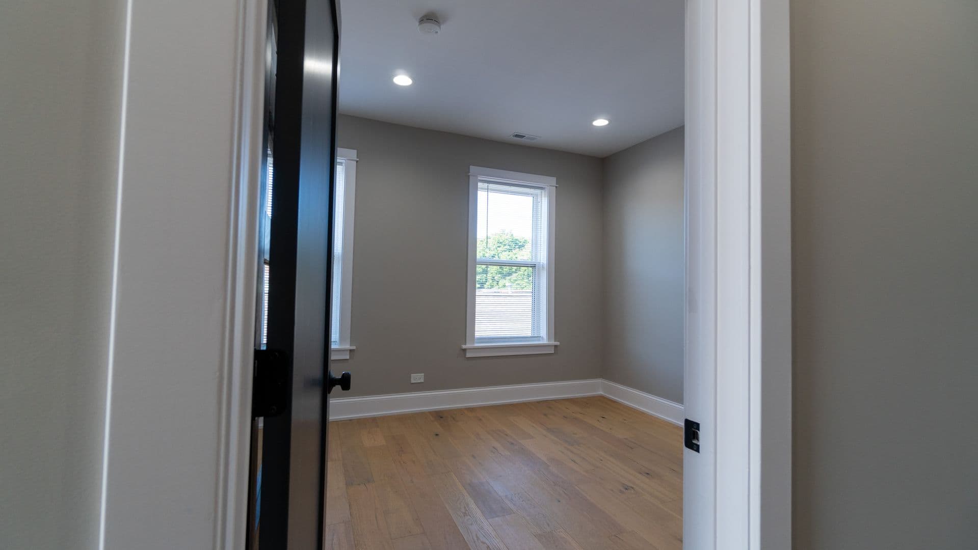 Chicago Apartment: 5404-06 N. Paulina