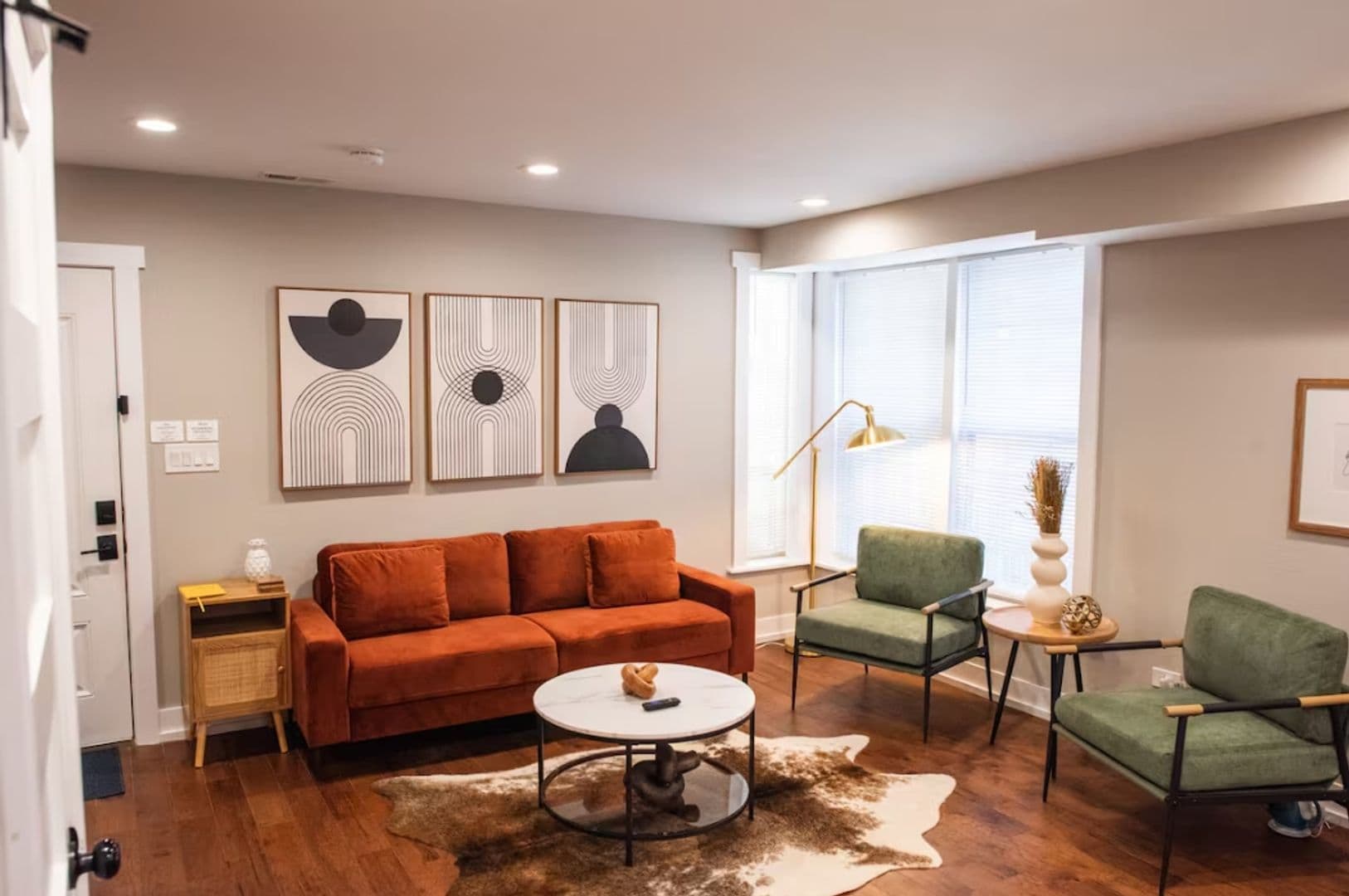 Chicago Apartment: 1724 N Talman Ave
