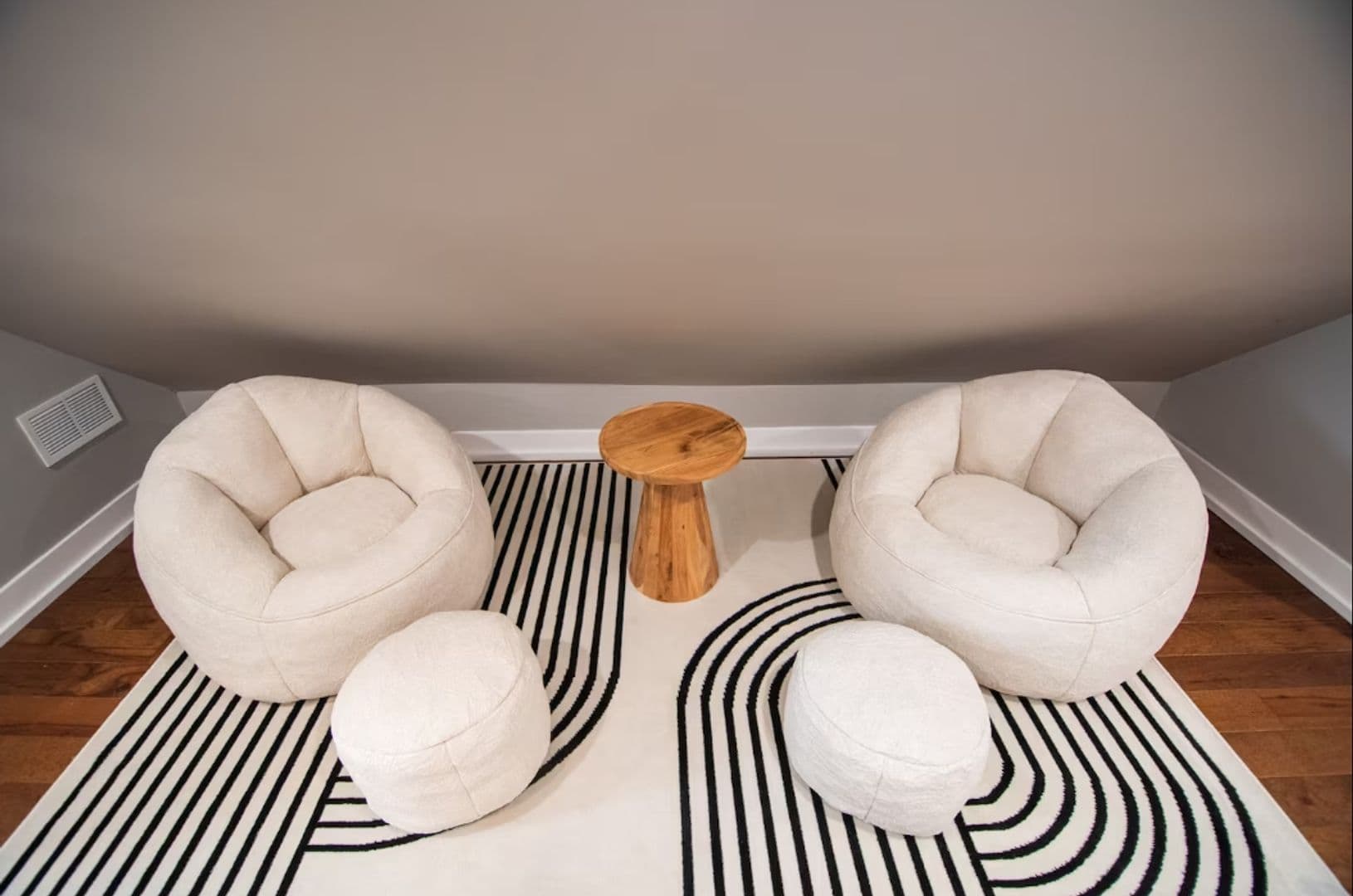 Chicago Apartment: 1724 N Talman Ave