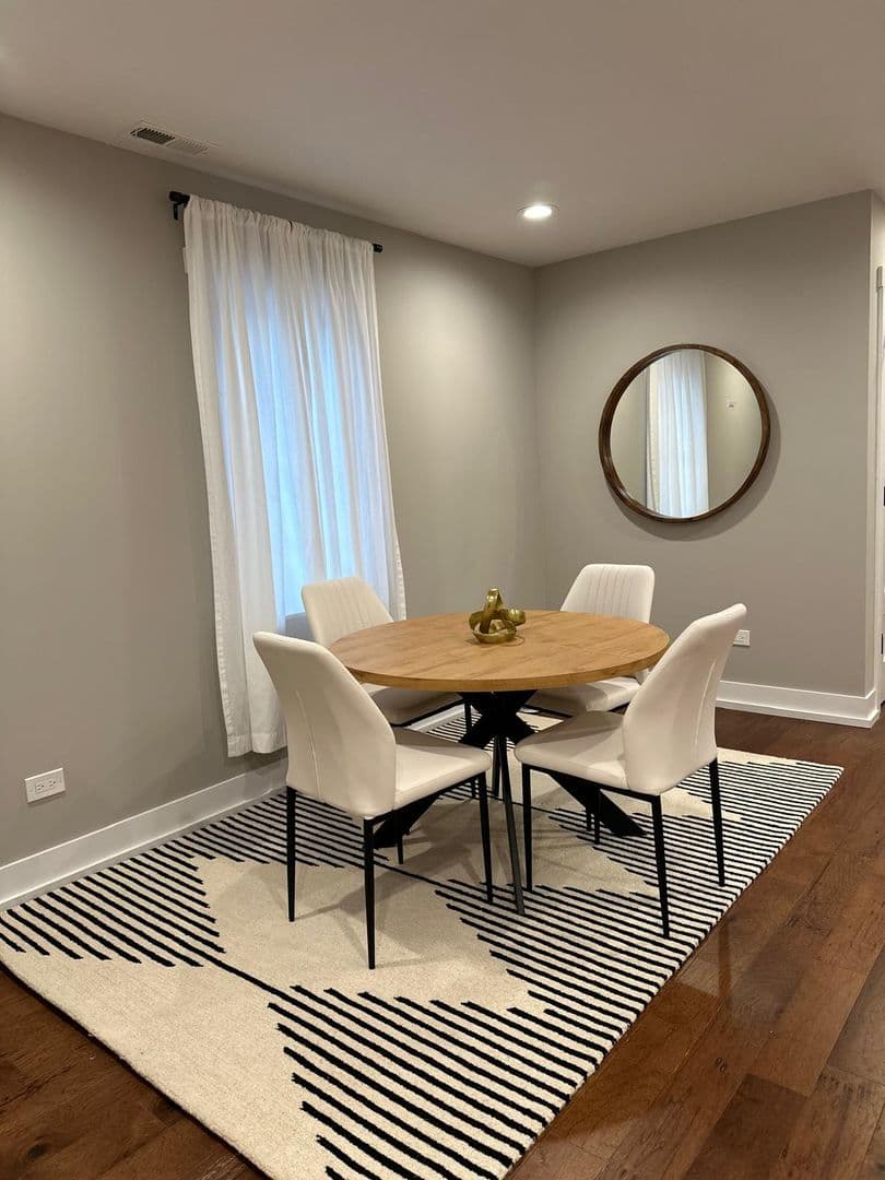 Chicago Apartment: 1724 N Talman Ave