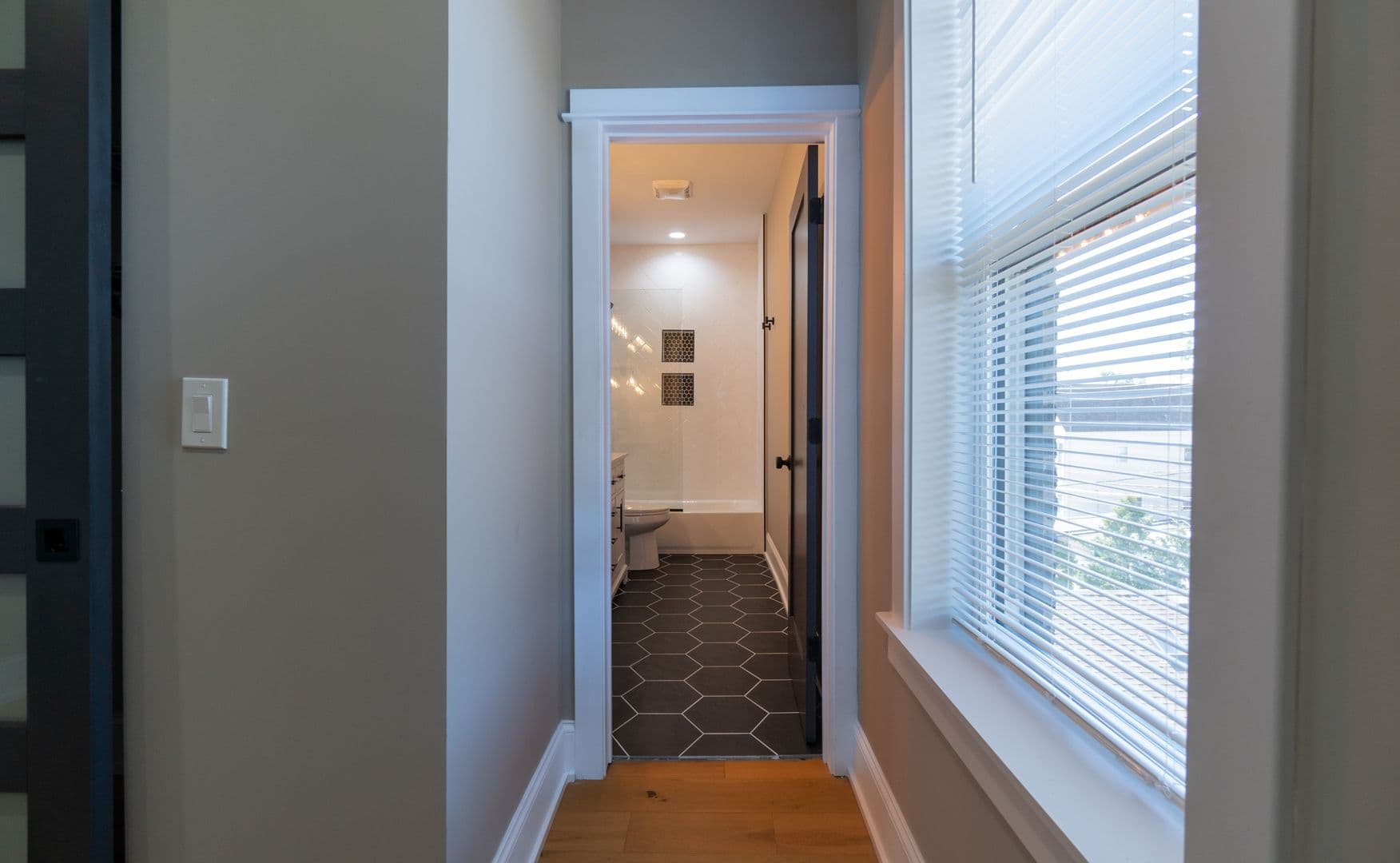 Chicago Apartment: 5404-06 N. Paulina