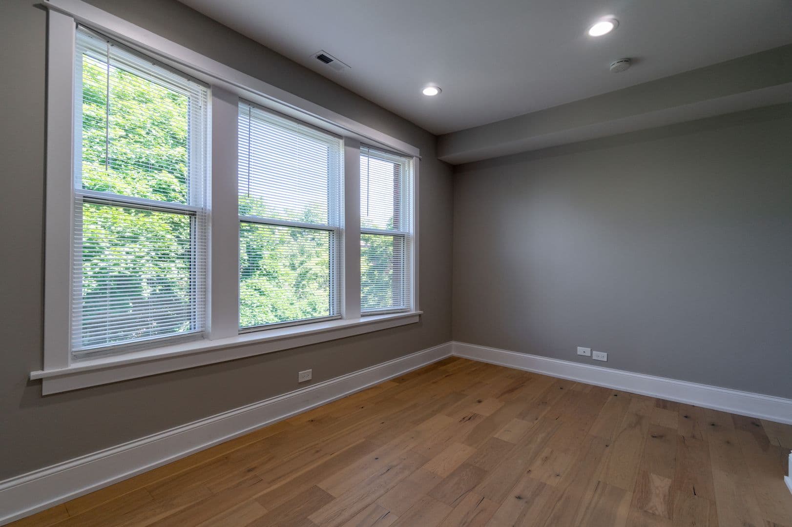 Chicago Apartment: 5404-06 N. Paulina