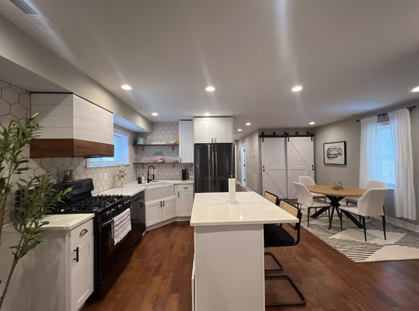 Chicago Apartment: 1724 N Talman Ave