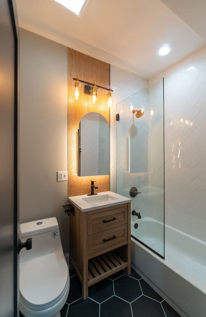 Chicago Apartment: 5404-06 N. Paulina