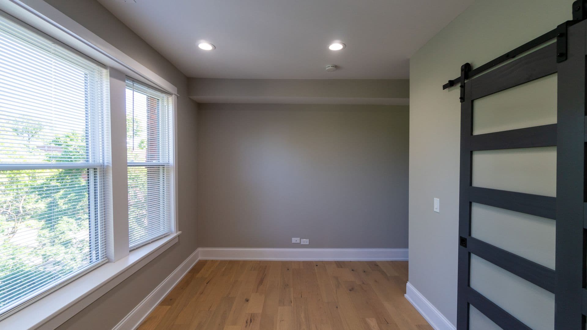 Chicago Apartment: 5404-06 N. Paulina