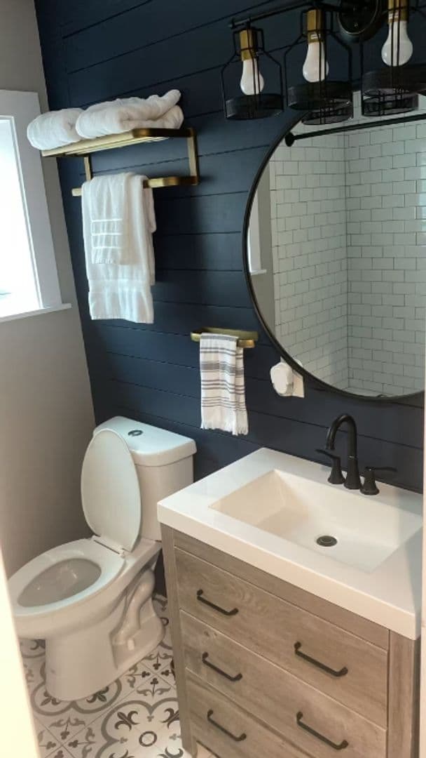 Chicago Apartment: 1724 N Talman Ave