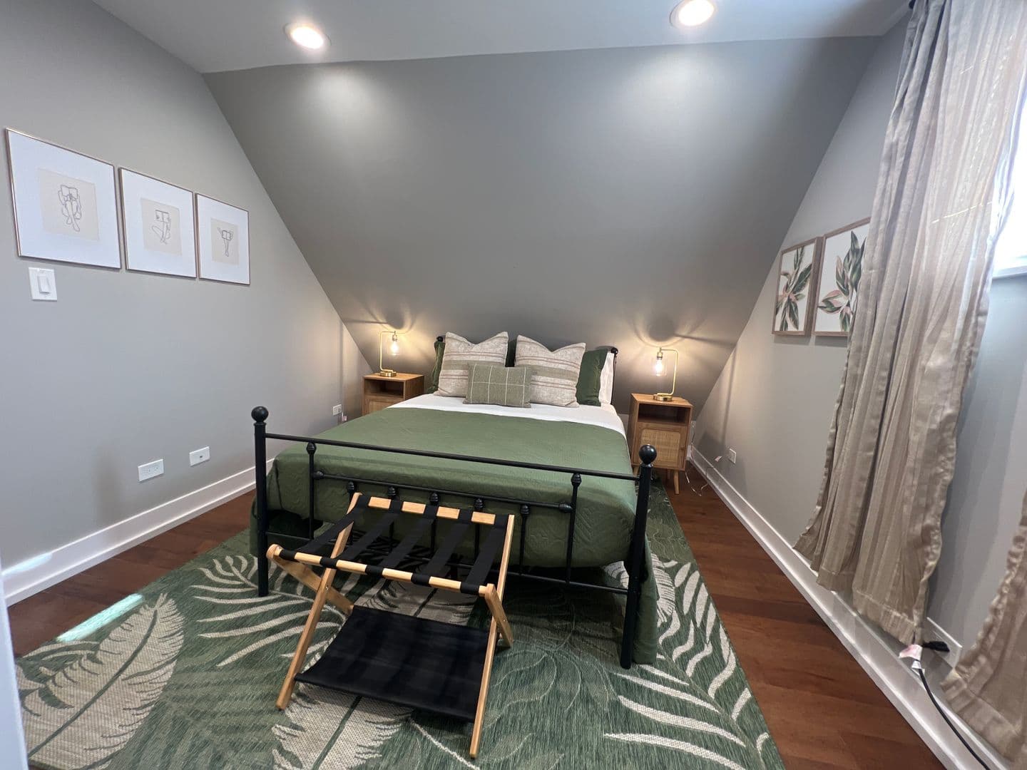 Chicago Apartment: 1724 N Talman Ave
