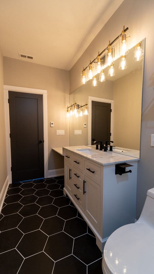 Chicago Apartment: 5404-06 N. Paulina