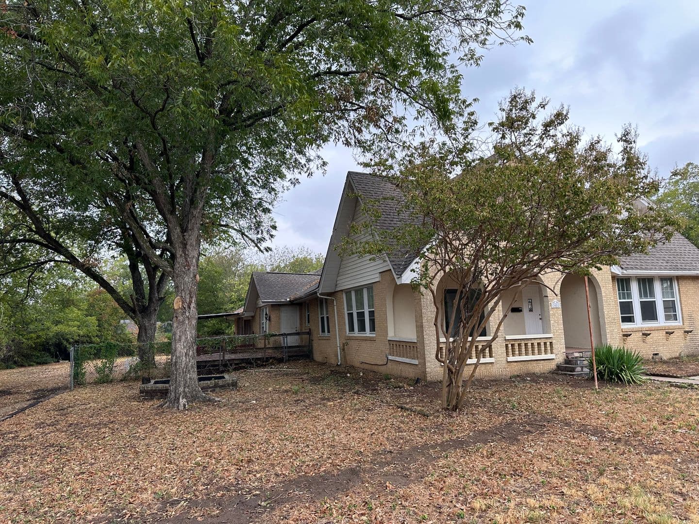 Denton Apartment: 1401 Bolivar St