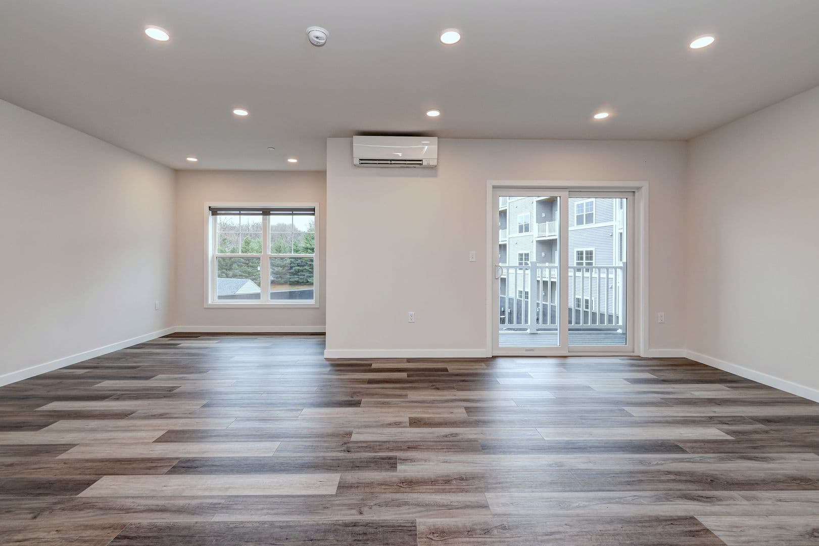 Shelton Apartment: 275 Coram Road