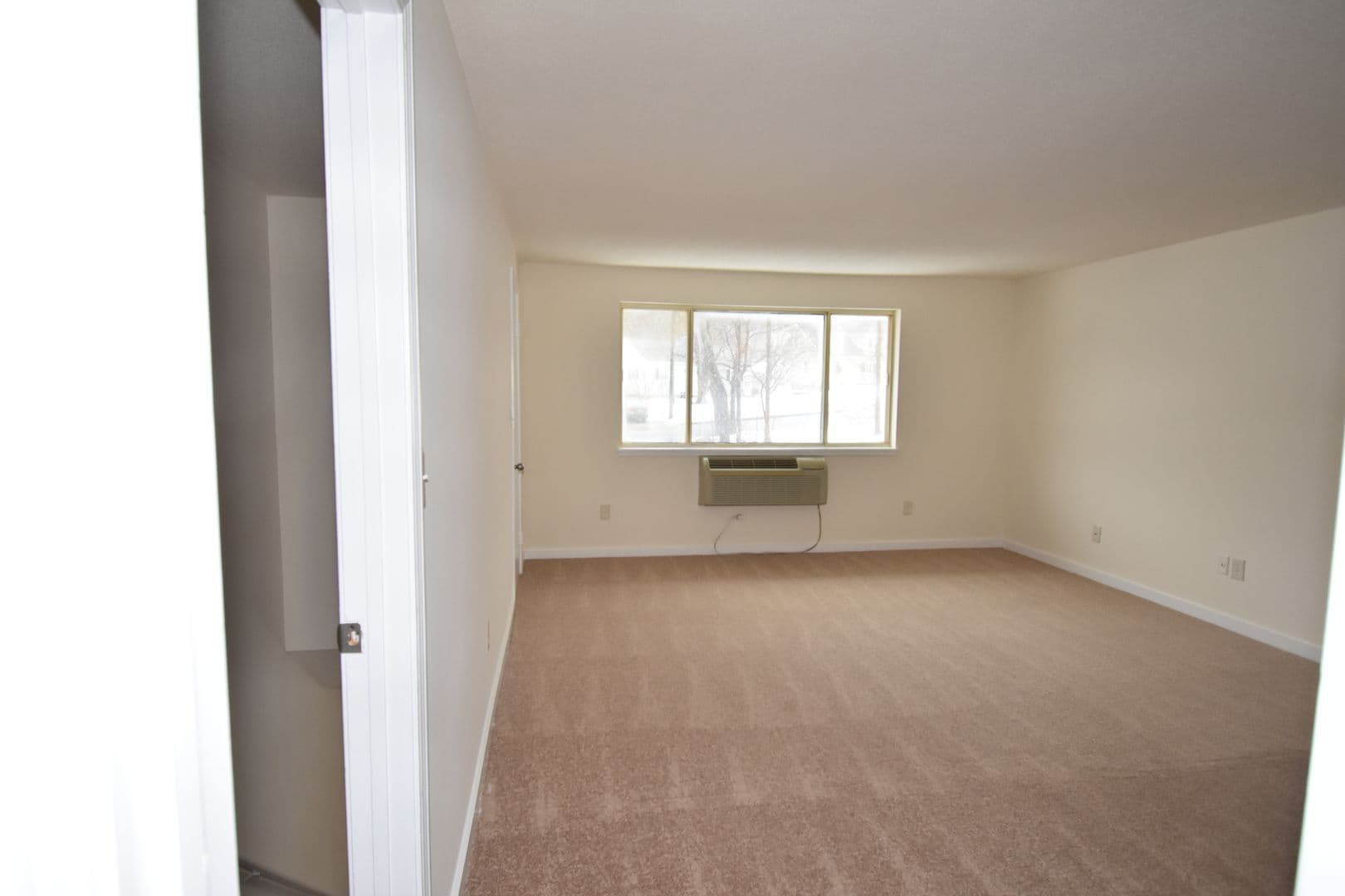 Seymour Apartment: 6 Skokorat Street