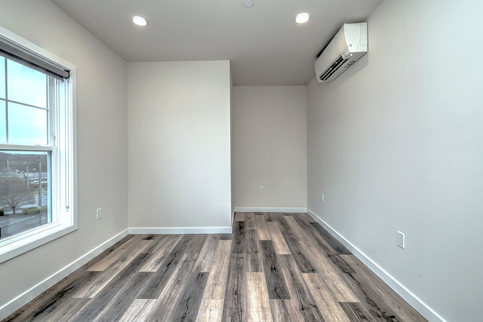 Shelton Apartment: 275 Coram Road