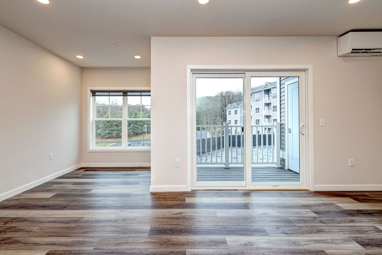 Shelton Apartment: 275 Coram Road