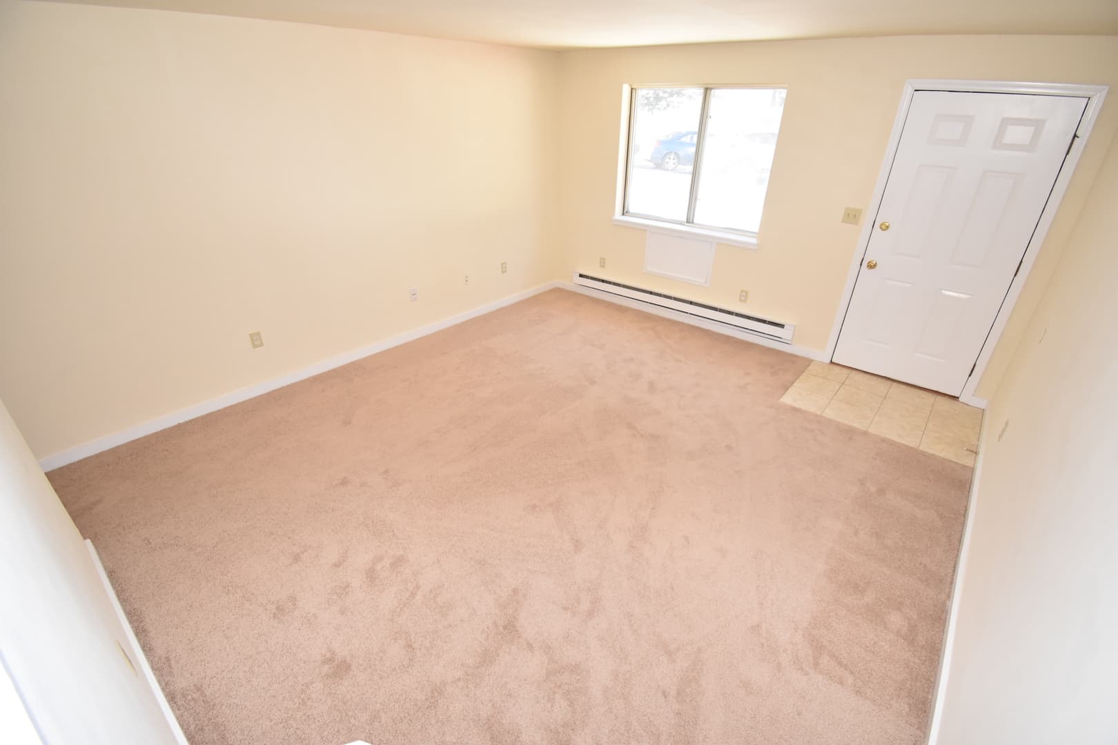 Seymour Apartment: 10 Reservoir Manor