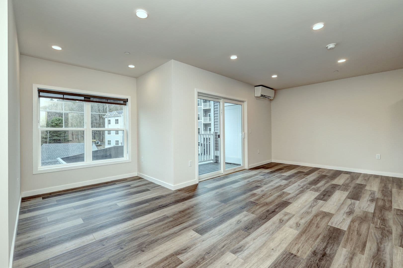 Shelton Apartment: 275 Coram Road