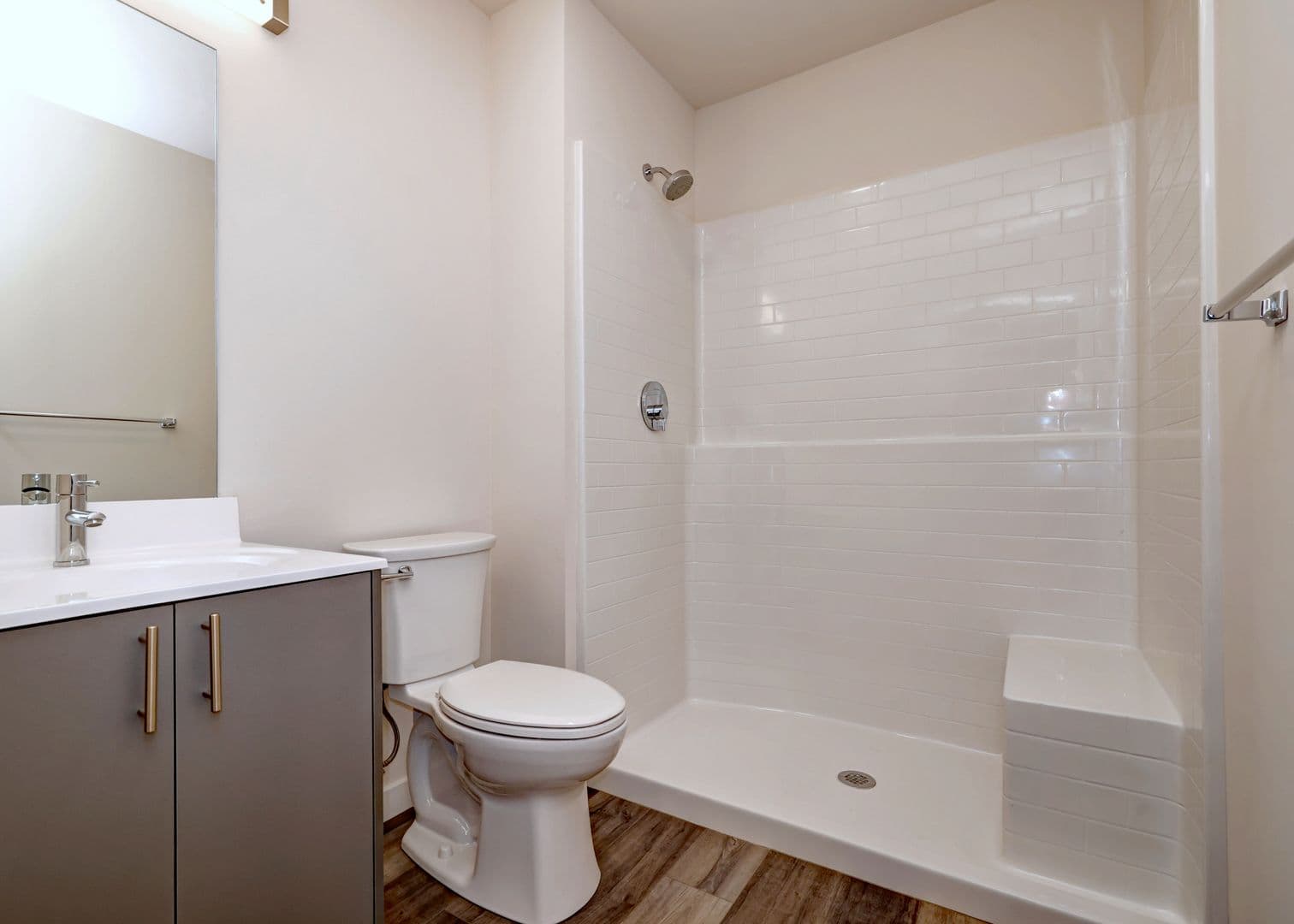 Shelton Apartment: 275 Coram Road